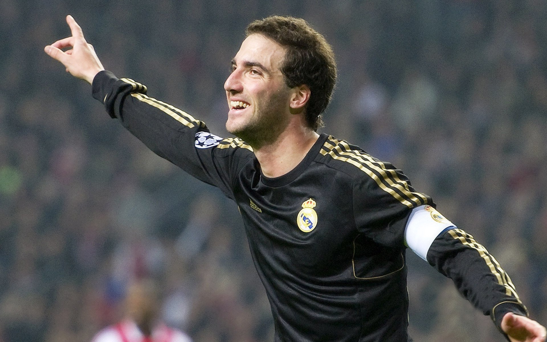 冰与火之歌，哈兰德末节统治赛场，智利强势晋级对决澳大利亚