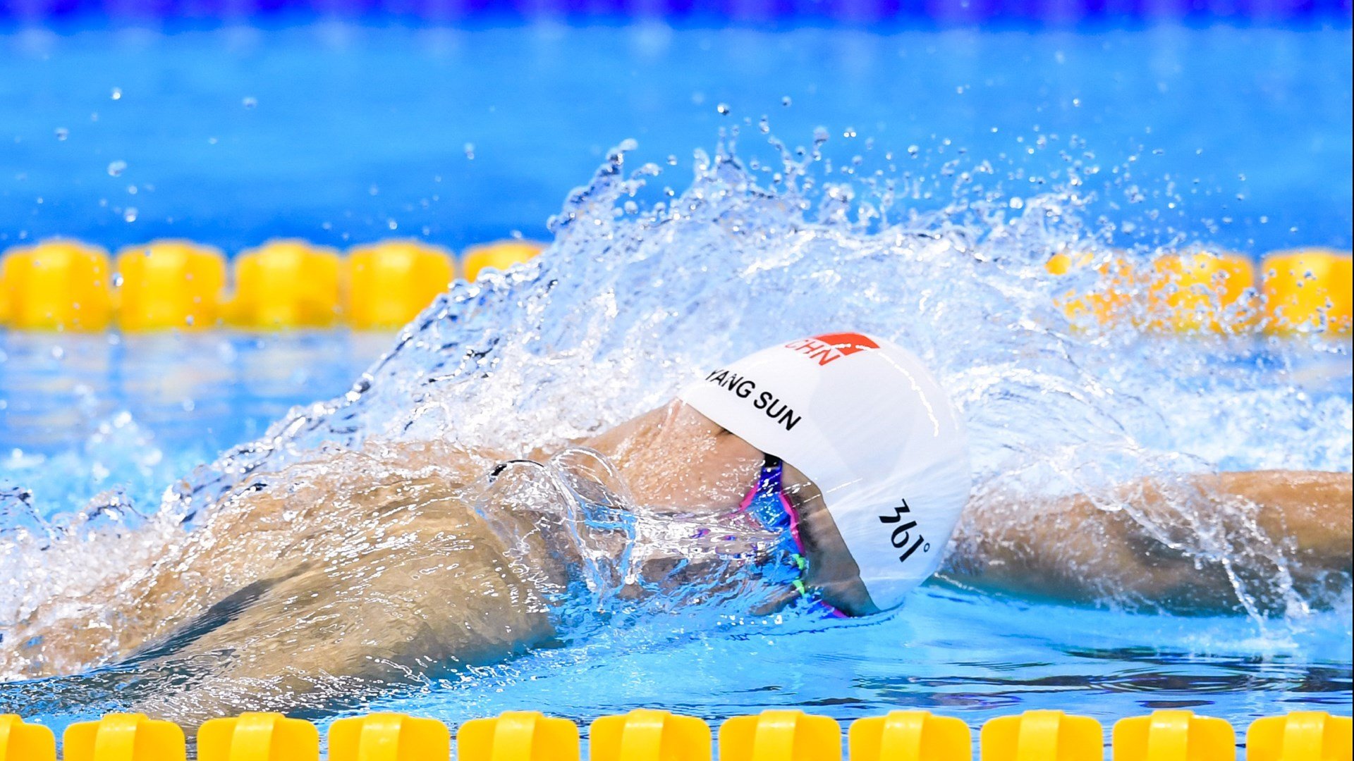 黄喜灿关键节点连续破门，国际米兰火力全开压制勒沃库森