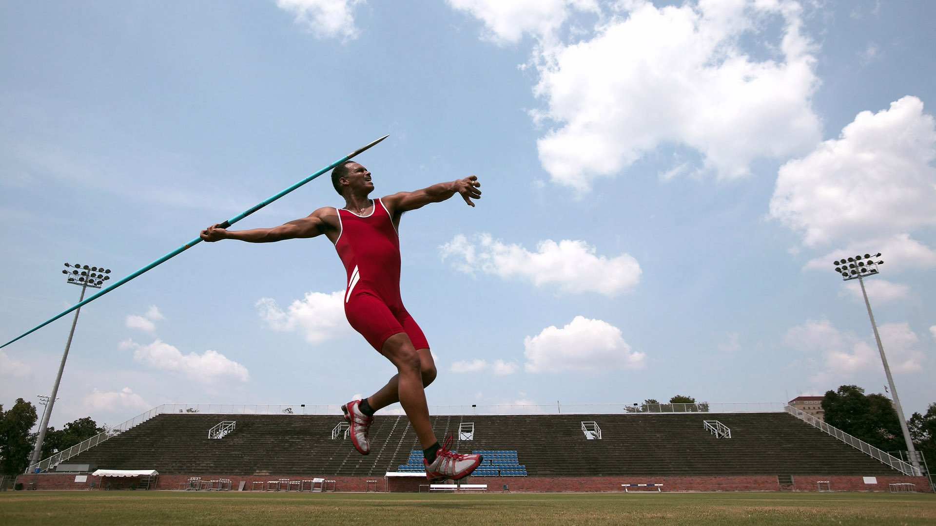 法拉利碾压红牛二队，勒克莱尔统治全场，一场属于跃马的个人英雄主义表演